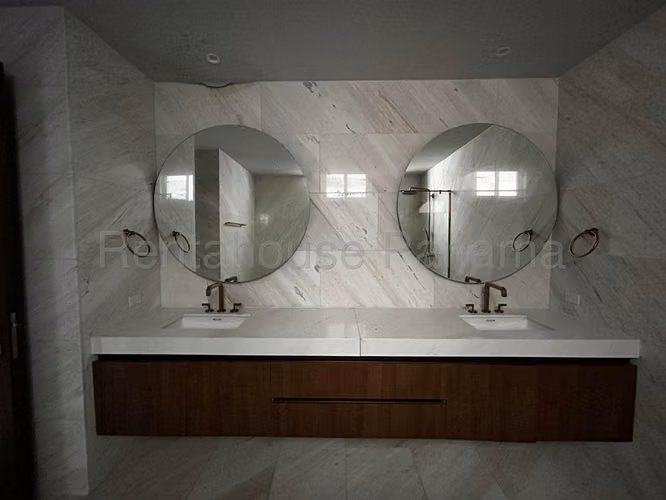 Venta de Apartamento en Paitilla Ph The Towers Solo Cliente Directo LFC