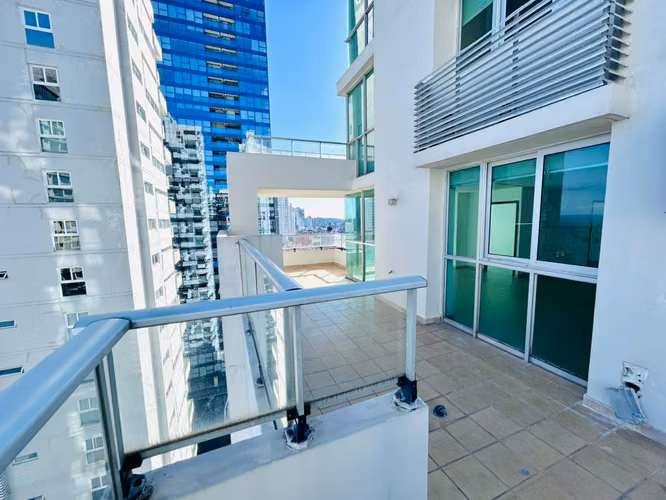 VENDO APARTAMENTO EN BELLA VISTA, 3 RECAMARAS, 180M2, CON TERRAZA.