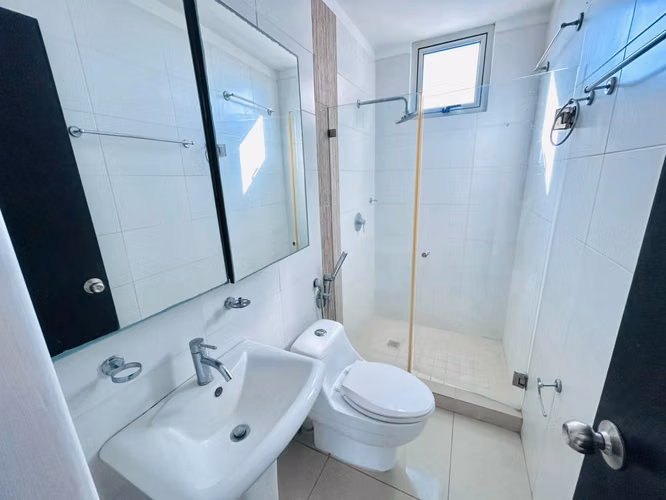 VENDO APARTAMENTO EN BELLA VISTA, 3 RECAMARAS, 180M2, CON TERRAZA.