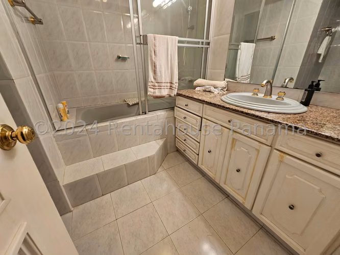 Venta de Casa en Altos del Golf Casa Unifamiliar Solo Cliente Directo LFC - Imagen 19