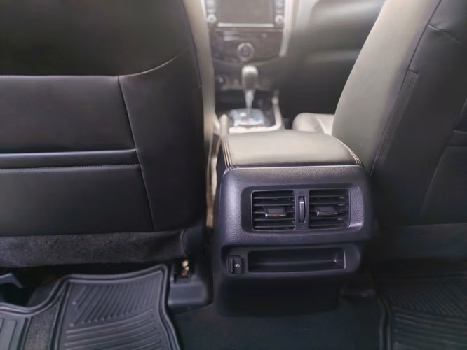 NISSAN NP AUTOMÁTICA 4X4 NEGOCIABLE - Imagen 6