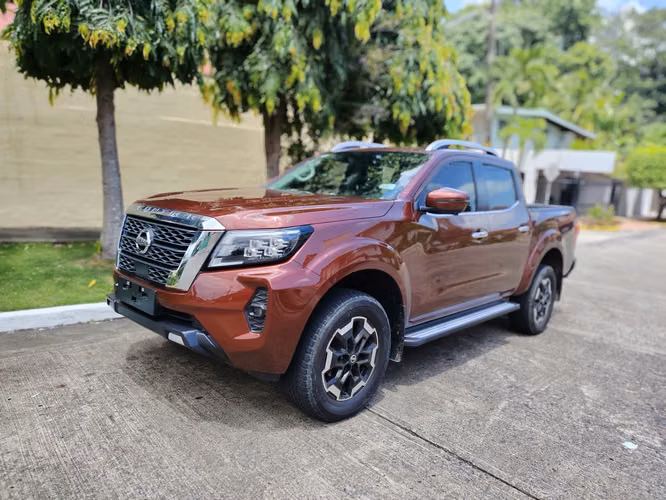 NISSAN NP AUTOMÁTICA 4X4 NEGOCIABLE