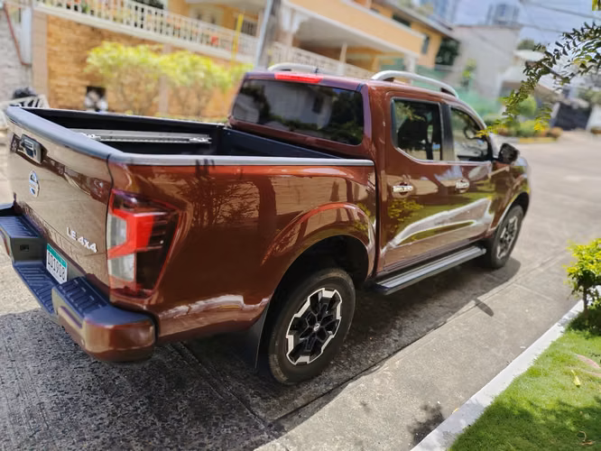 NISSAN NP AUTOMÁTICA 4X4 NEGOCIABLE - Imagen 19