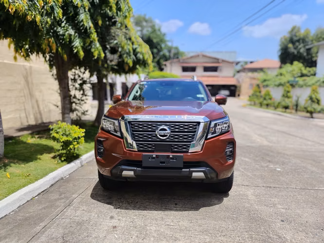 NISSAN NP AUTOMÁTICA 4X4 NEGOCIABLE