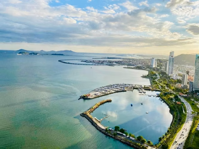 Apartamento en alquiler amoblado en Avenida Balboa - Imagen 2