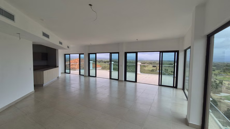 Penthouse en Venta con Vista al Mar en San Carlos PH Las Olas 2 - LH