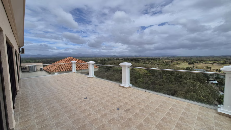 Penthouse en Venta con Vista al Mar en San Carlos PH Las Olas 2 - LH