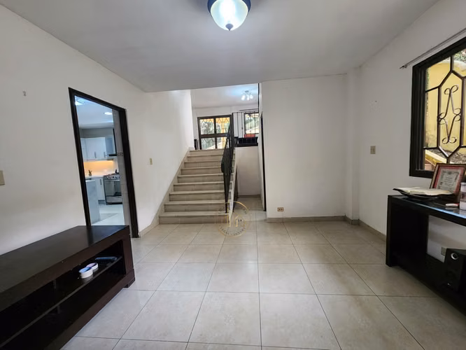Venta Casa de 3 niveles en Ancón cerca de Albrook Mall - LH - Imagen 5