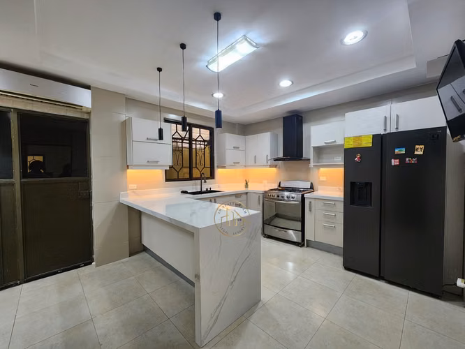 Venta Casa de 3 niveles en Ancón cerca de Albrook Mall - LH - Imagen 3