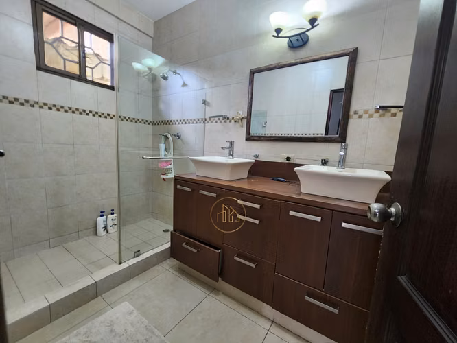 Venta Casa de 3 niveles en Ancón cerca de Albrook Mall - LH - Imagen 9