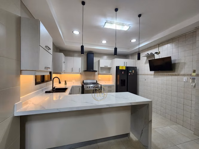 Venta Casa de 3 niveles en Ancón cerca de Albrook Mall - LH - Imagen 14