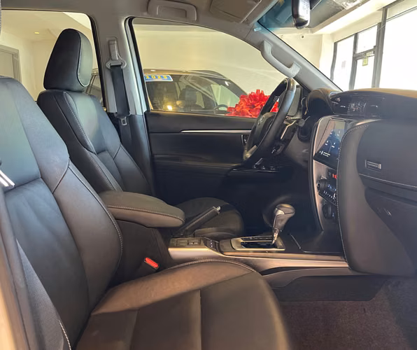Toyota Fortuner SRV 2025