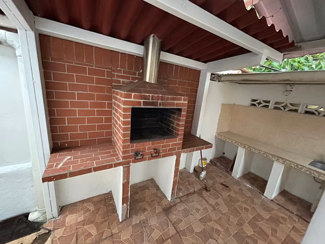 Vendo amplia casa en Altos del Bosque - Imagen 16