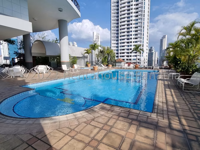 Se Vende Apartamento en La Cresta DPA26-6886