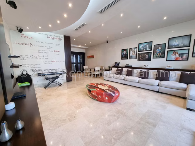 Se Vende Apartamento en La Cresta DPA26-6886