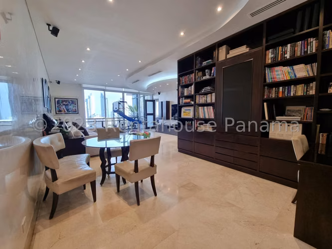 Se Vende Apartamento en La Cresta DPA26-6886