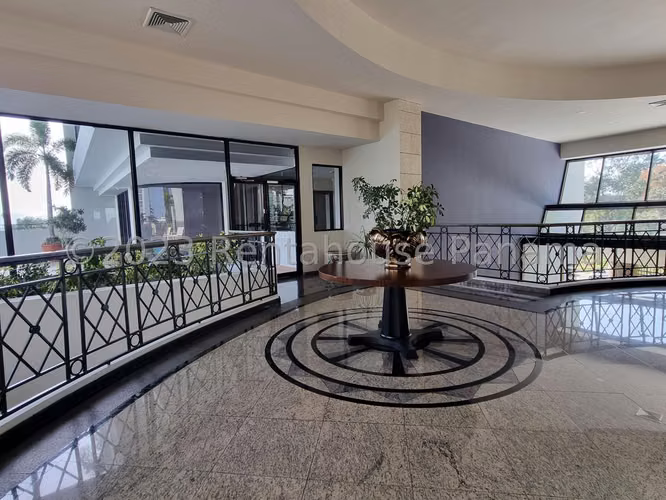 Se Vende Apartamento en La Cresta DPA26-6886