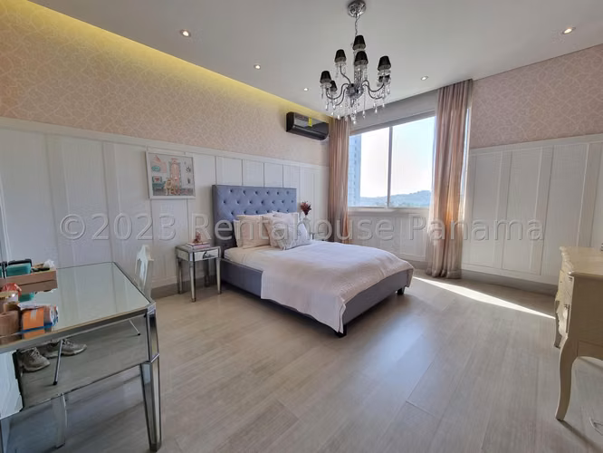 Se Vende Apartamento en La Cresta DPA26-6886