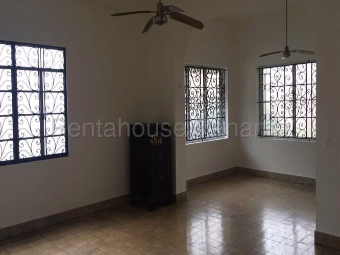 VENTA DE CASA EN BELLAVISTA  - CASA BELLA VISTA - Imagen 17