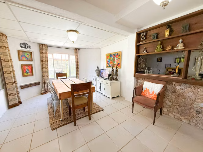 Vendo Amplia casa con potencial en San Carlos!