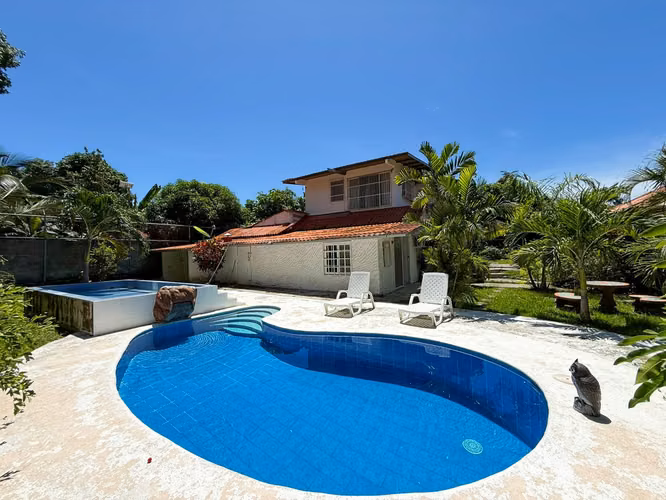 Vendo Amplia casa con potencial en San Carlos!