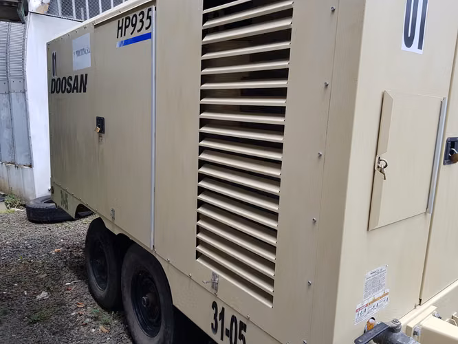 Compresor Doosan HP935 con 11000 horas