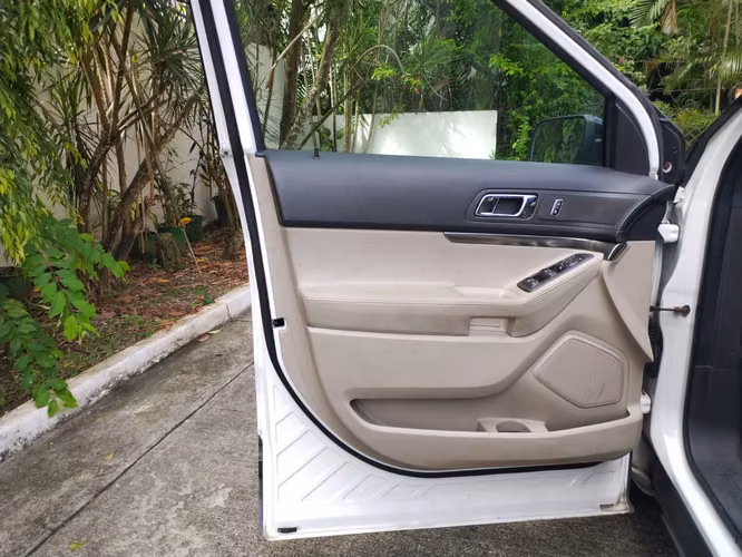 FORD EXPLORER 2014 AUTOMÁTICA 4X4 NEGOCIABLE - Imagen 4