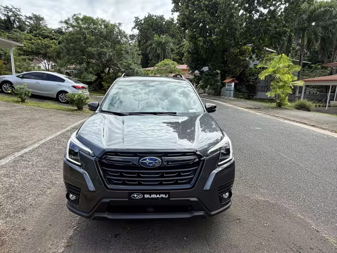 SUBARU  FORESTER  2025 solo 10000 Km oportunidad - Imagen 4