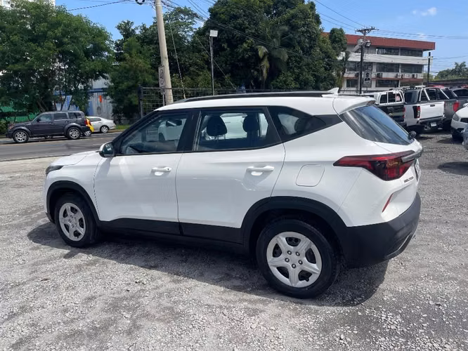 KIA SELTOS 2022 AUTOMATICO - Imagen 4