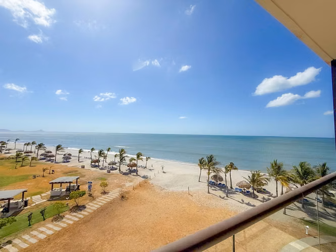 Vendo y Alquilo apartamento frente al mar en Playa Caracol