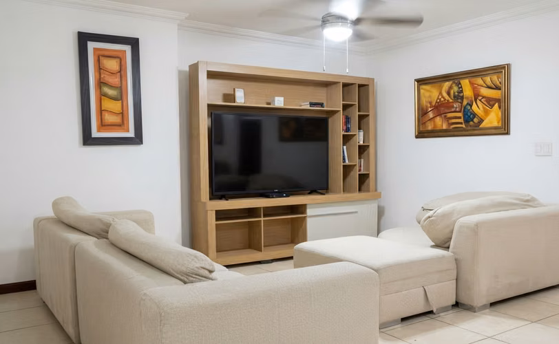 Apartamento en El Cangrejo I amoblado I 3 Rec I con balcon y cerca a parque omar