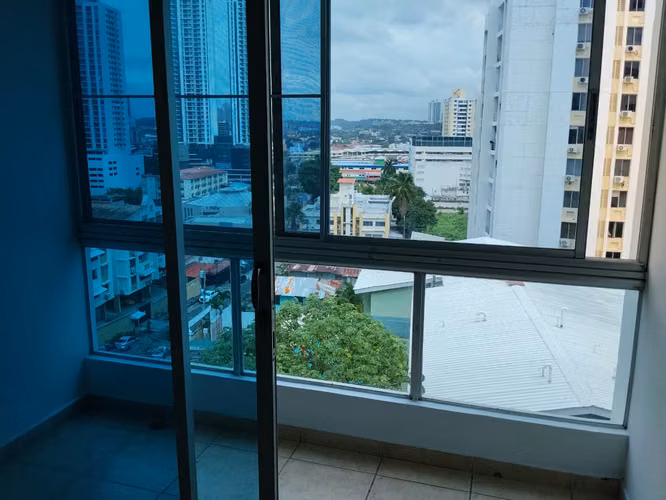 Apartamento en Carrasquilla de 86m2 con balcón y 2 recámaras - Imagen 5