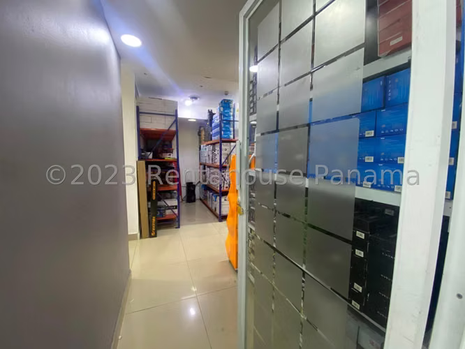 Vendo Local Comercial de 2700 m² en Ayatur, Colón 27-906GG - Imagen 4