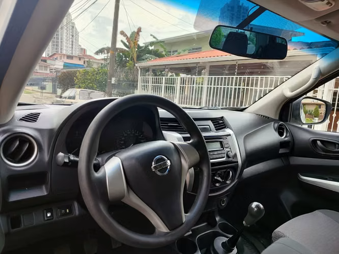 NISSAN NP MANUAL 4X4 NEGOCIABLE
