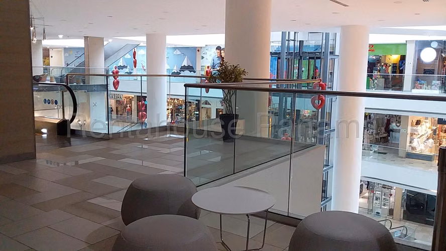 Venta de local comercial en Costa del Este AK - Imagen 2