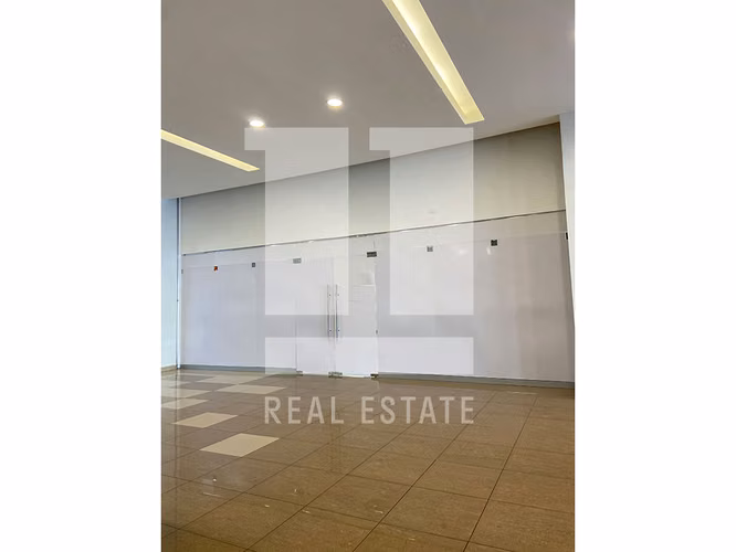 Se Alquila Local de 310.80m2 en Westland Mall