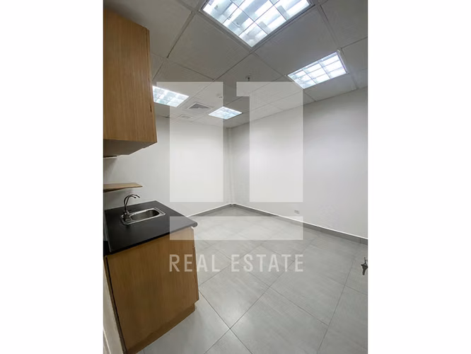 Se Alquila Local de 310.80m2 en Westland Mall