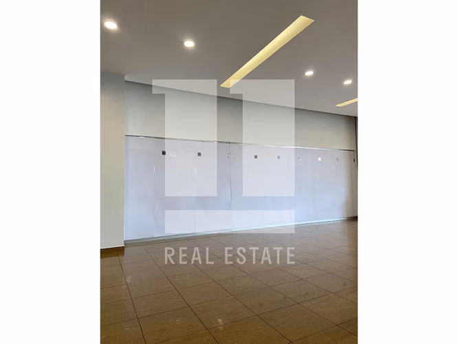 Se Vende Local de 310.80m2 en Westland Mall - Imagen 9
