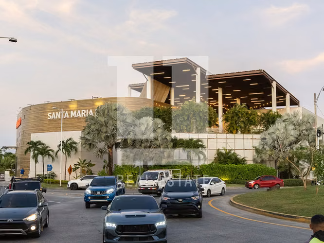 Se Alquila local de 328.78m2 en Santa Maria Plaza - Imagen 18