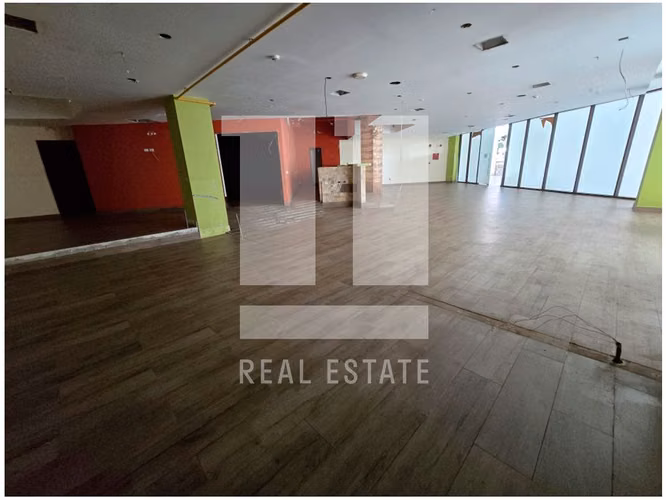 Se Alquila local de 328.78m2 en Santa Maria Plaza - Imagen 3