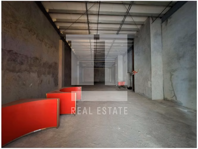 Se Alquila Local de 264.67 m2 en Santa Maria Plaza