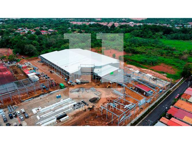 Se Alquila Local Comercial de 405.02m2 en Plaza Vista Alegre