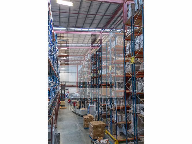 Se Alquila Galera Industrial en La Loceria - Imagen 8