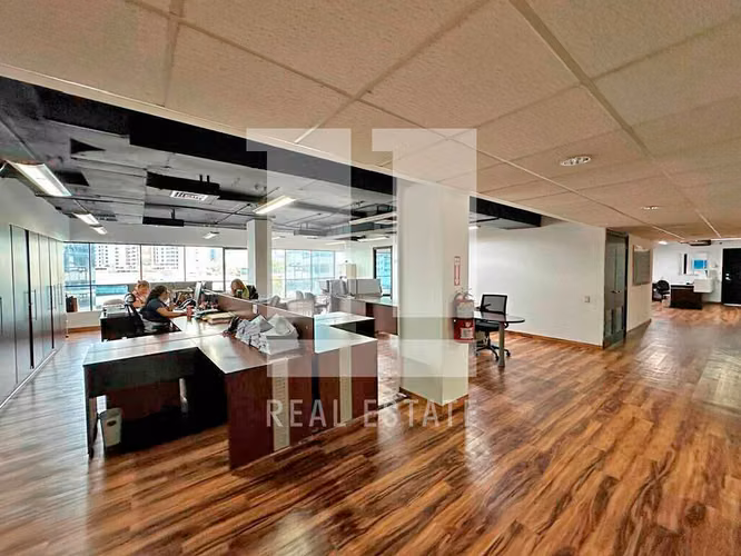 Se Vende Local en PH Royal Center - Imagen 3