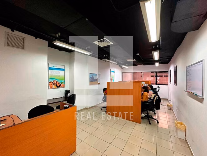 Se Vende Local en PH Royal Center - Imagen 16