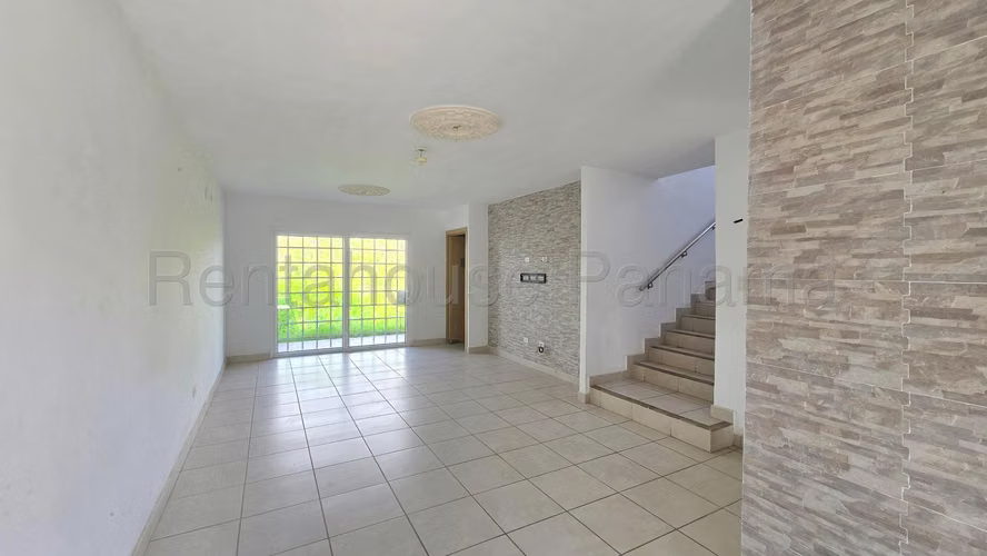 Venta de casa en Brisas Del Golf AK - Imagen 2