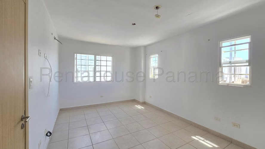 Venta de casa en Brisas Del Golf AK - Imagen 8