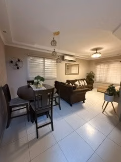 Se vende amplia casa en Don Bosco Urbanización La Riviera - Imagen 6