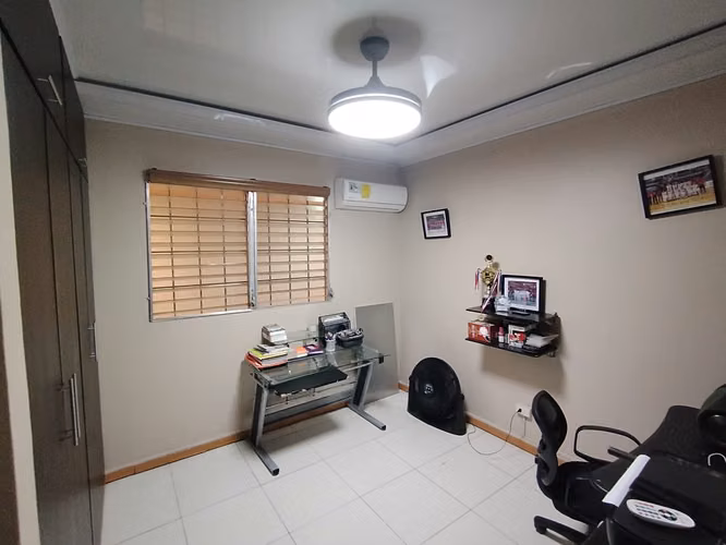 Se vende amplia casa en Don Bosco Urbanización La Riviera - Imagen 9