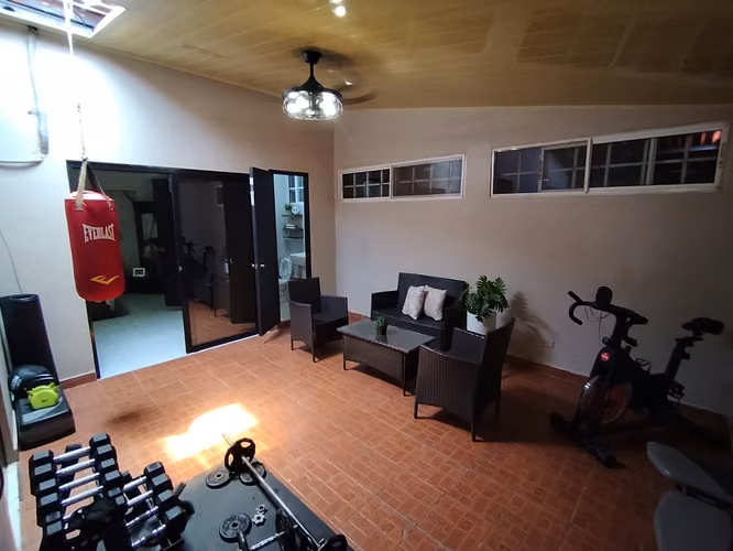 Se vende amplia casa en Don Bosco Urbanización La Riviera - Imagen 17